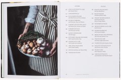 Kniha A YEAR WITH OUR FOOD STORIES