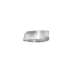 Ring Y | MARIA KOBELOVÁ