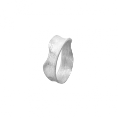 Ring Y | MARIA KOBELOVÁ