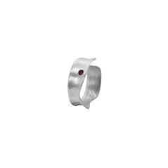 Ring Y with GARNET | MARIA KOBELOVÁ