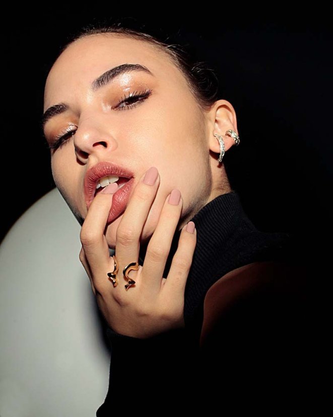 Earring NACRE BRAIN CORAL EAR CUFF | ANTONIE LECHER