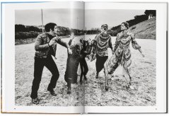 Kniha HELMUT NEWTON